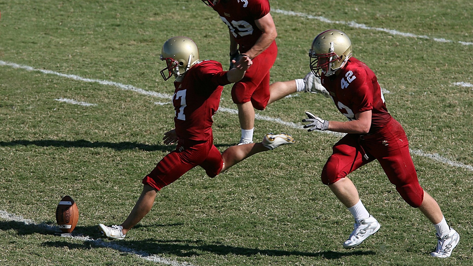 《传奇再续：老牌战队迎来新挑战》，传奇再现最新章节