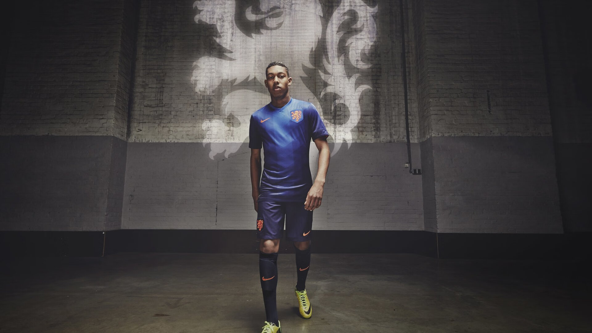 哈兰德连续7场破门，英超新纪录继续刷新，哈兰德能否超越c罗